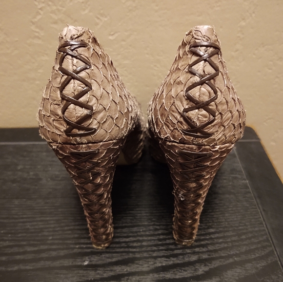 House of Harlow 1960 Pearl Peep Toe Heels - Picture 4 of 7